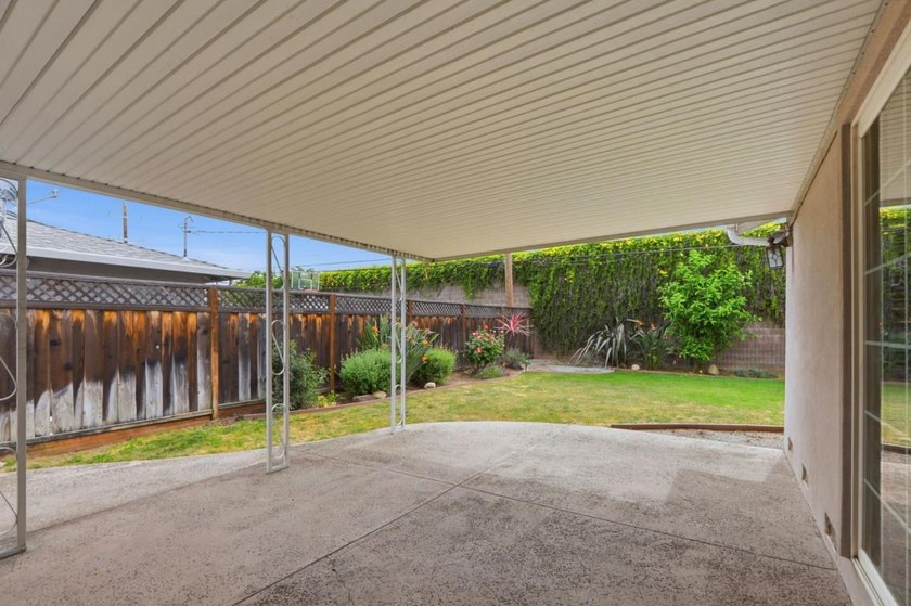 Welcome to this Beautifully updated 3-bedroom, 2-bath home - photo 23
