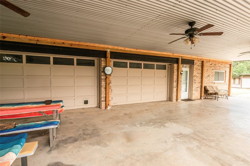 Lakefront Living on Lake Nocona! Escape to this spacious - photo 11