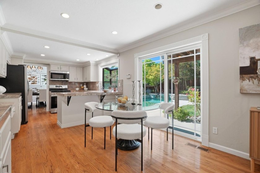 PRIZED CORNER LOT WITH STUNNING REMODEL IN SERENE ALMADEN | - photo 14