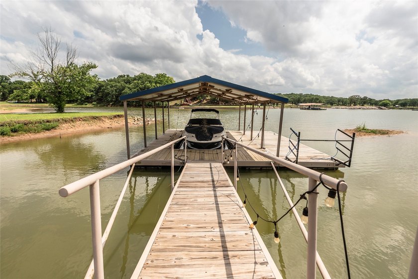 Lakefront Living on Lake Nocona! Escape to this spacious - photo 22