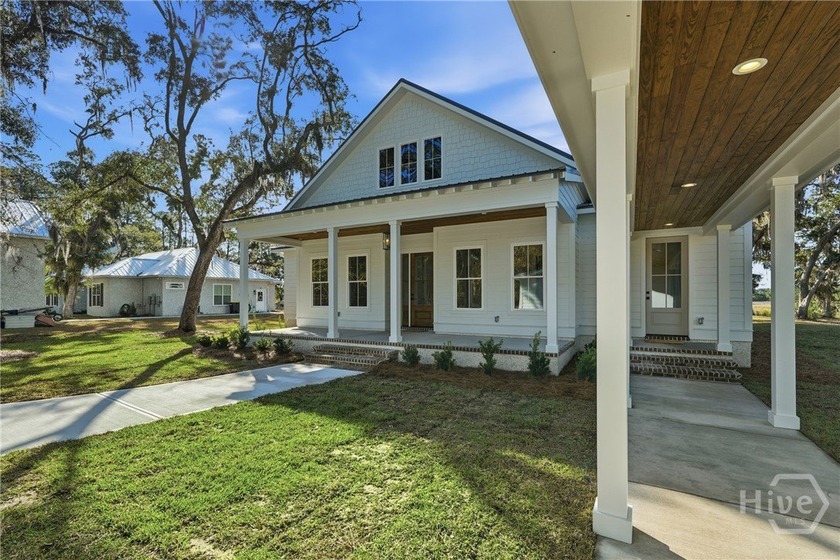 Luxurious marsh-front, newly constructed custom home on .78 - photo 3