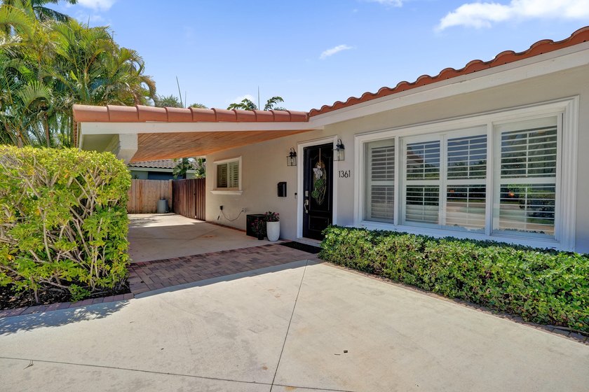 Welcome to this spacious single-story updated home on a corner - photo 2