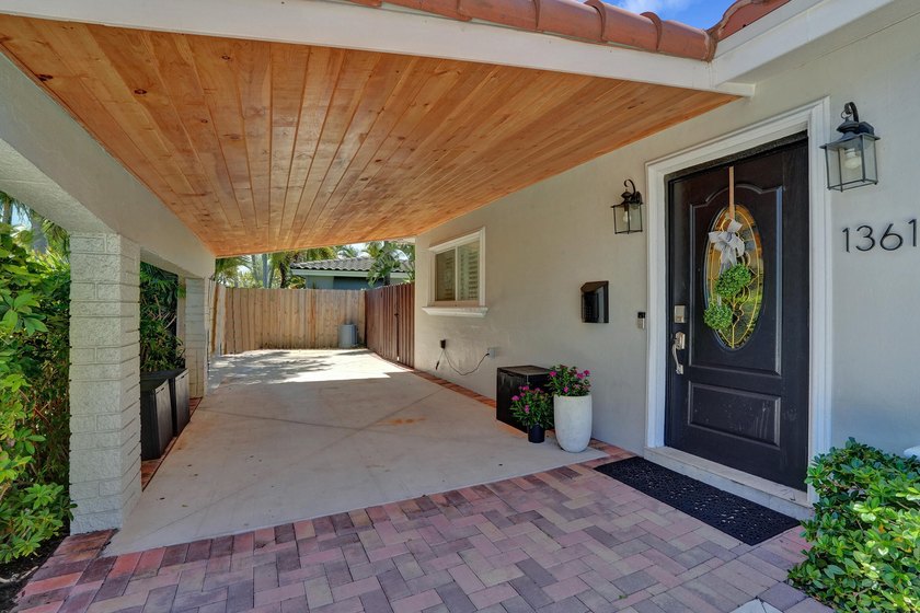 Welcome to this spacious single-story updated home on a corner - photo 3
