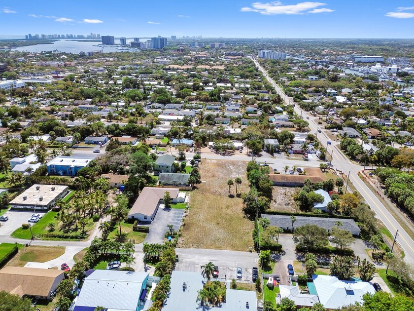 Exceptional investment opportunity in the sought-after community - photo 12