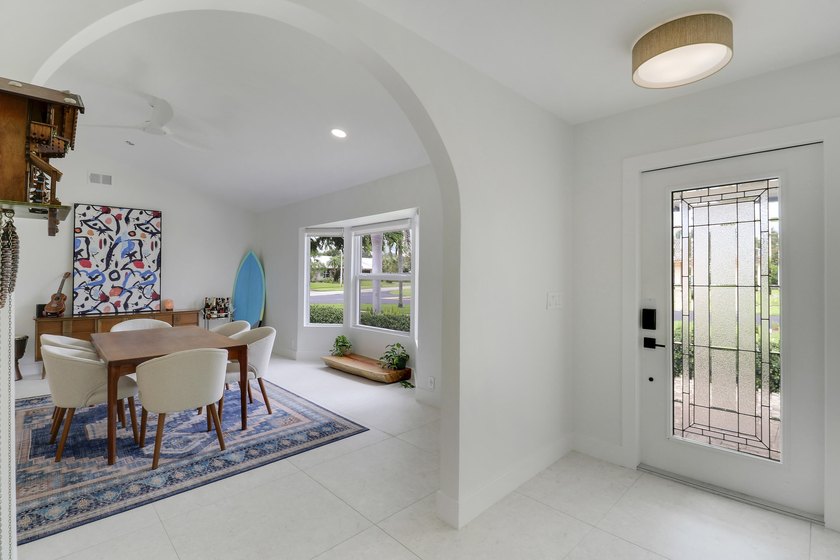 Welcome to 30 Chestnut Trail in the heart of Tequesta! This - photo 10
