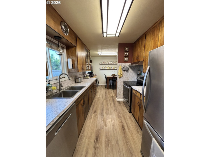 Welcome home to this beautifully maintained 1969 charmer - photo 14