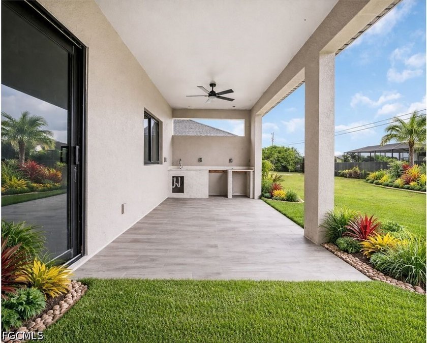 NEW CONSTRUCTION READY TO MOVE! This singlefamily home has 4 - photo 3