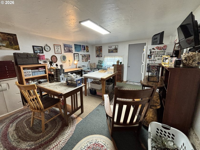 Welcome home to this beautifully maintained 1969 charmer - photo 28