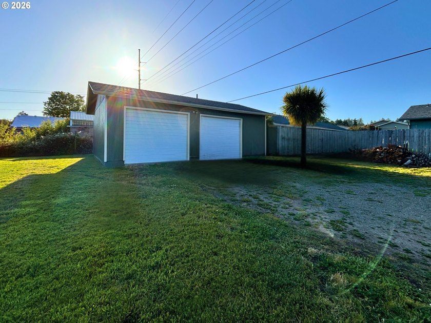 Welcome home to this beautifully maintained 1969 charmer - photo 36