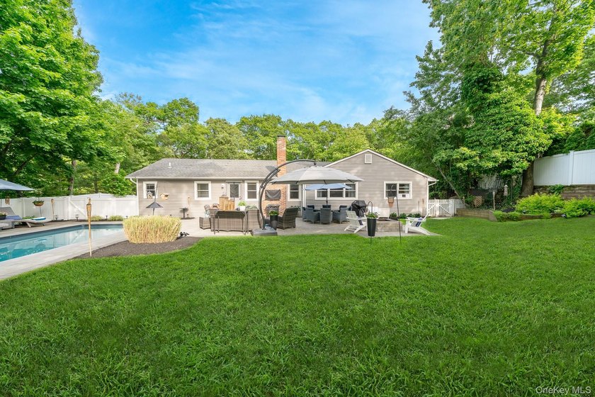 Welcome to 30 Ferndale Avenue, a beautifully maintained - photo 11