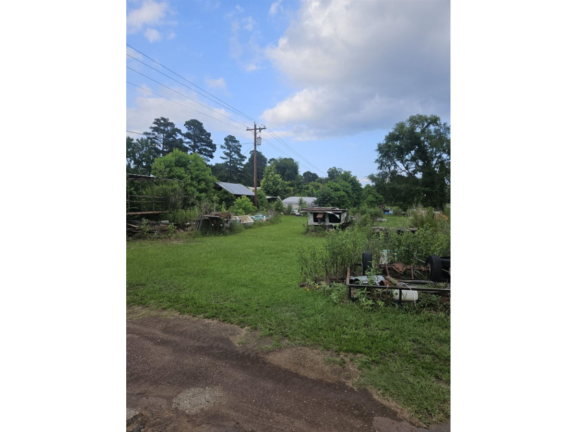 A unique property that had been used for a mechanic shop and - photo 15