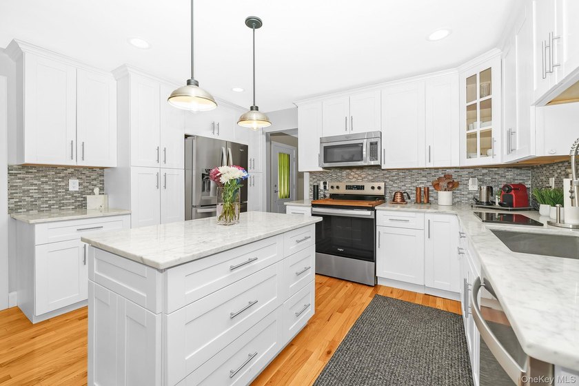 Welcome to 30 Ferndale Avenue, a beautifully maintained - photo 16