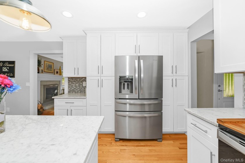 Welcome to 30 Ferndale Avenue, a beautifully maintained - photo 19