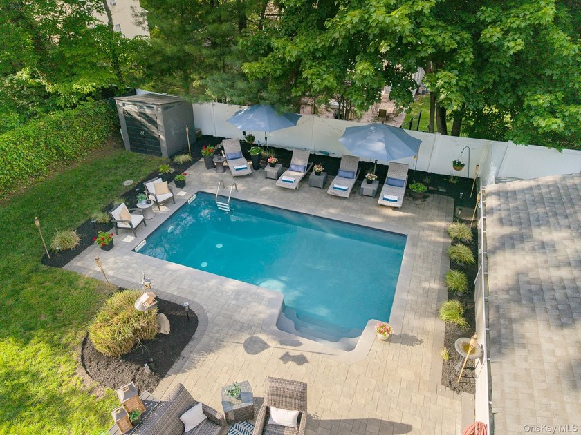 Welcome to 30 Ferndale Avenue, a beautifully maintained - photo 36