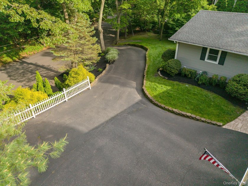 Welcome to 30 Ferndale Avenue, a beautifully maintained - photo 38