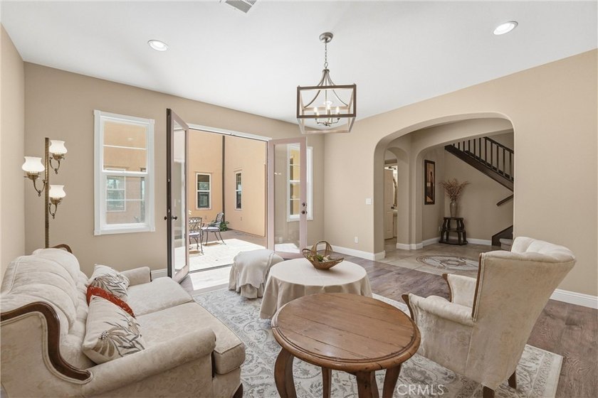 Price to sell--only $276/SF for a beautiful view home! Set - photo 10