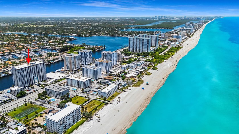 Wake up to breathtaking sunrises and unobstructed ocean views - photo 4