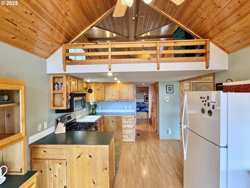 Welcome to one of the Coolest Ocean View Properties available in - photo 22