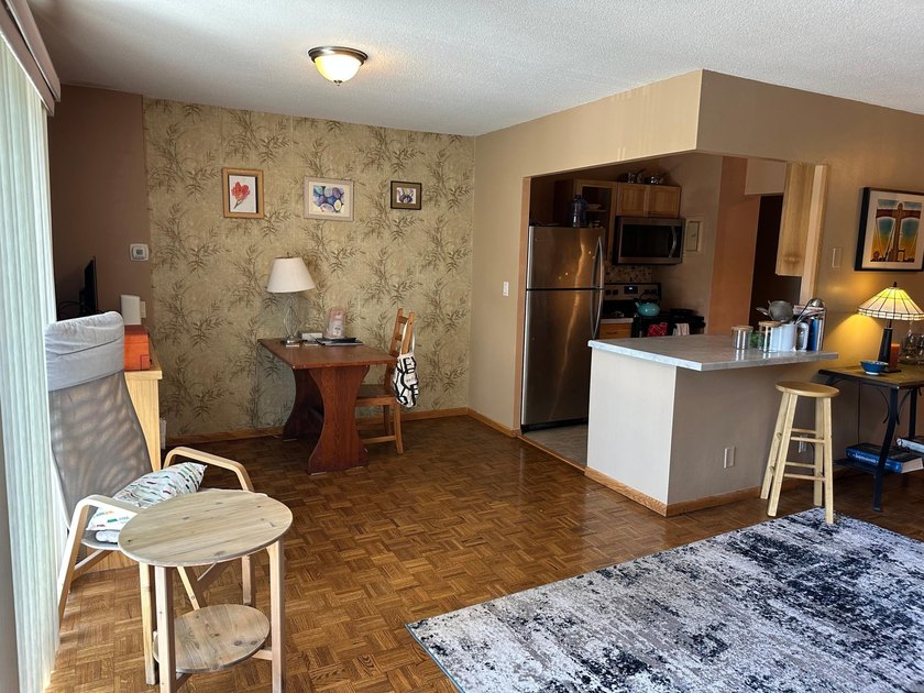 Welcome to 410 Groveland Avenue, Unit #305, an exceptional - photo 4