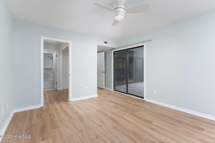 Welcome to this beautifully updated 2-bedroom, 2-bath - photo 31