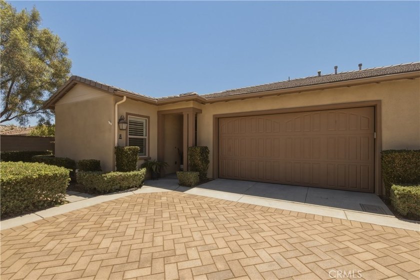 Welcome to this beautifully designed single-level home offering - photo 2