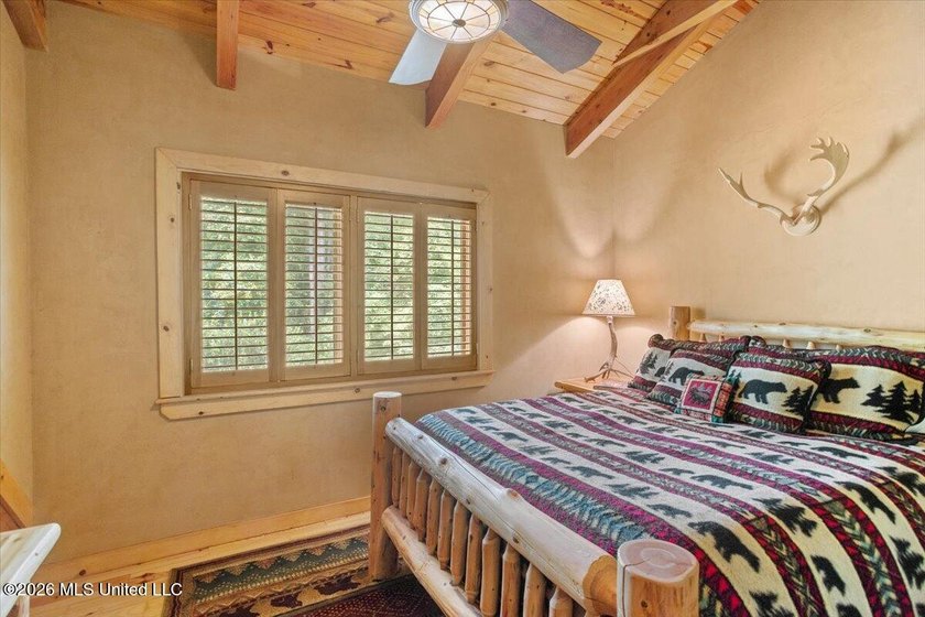 Welcome to Nola Pines! This unique property is tucked away on - photo 21