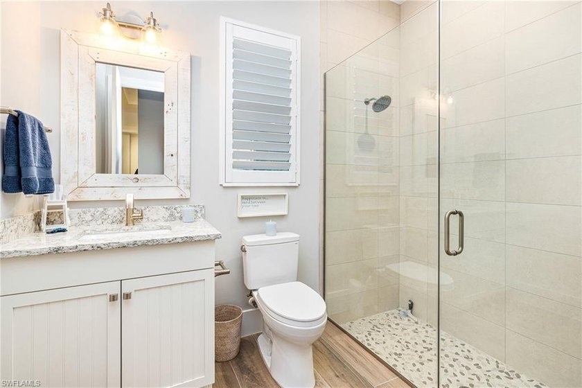Set within the prestigious, resort-inspired community of Naples - photo 38