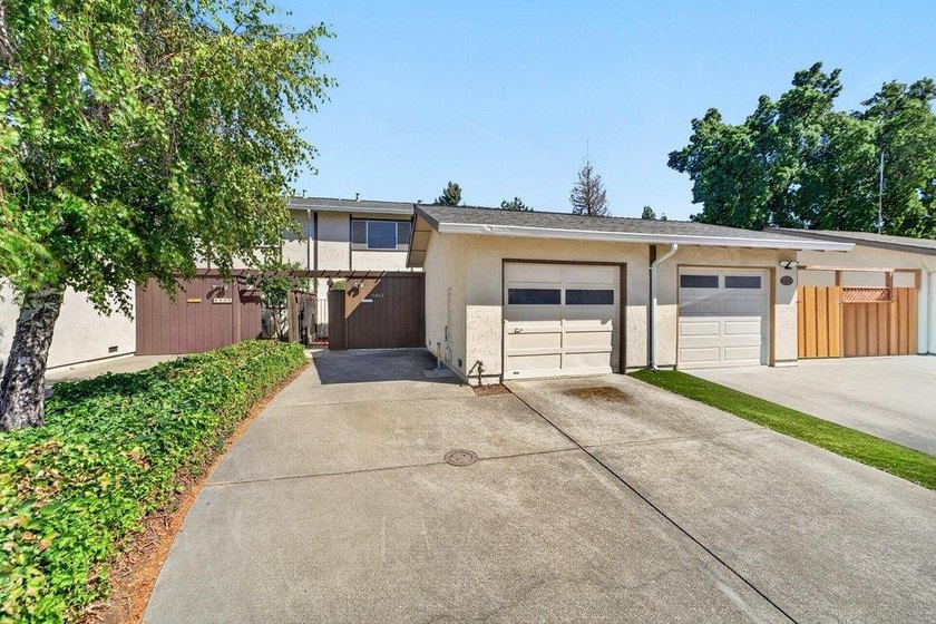 Welcome to this charming, low-maintenance 2-bedroom, 1 - photo 43