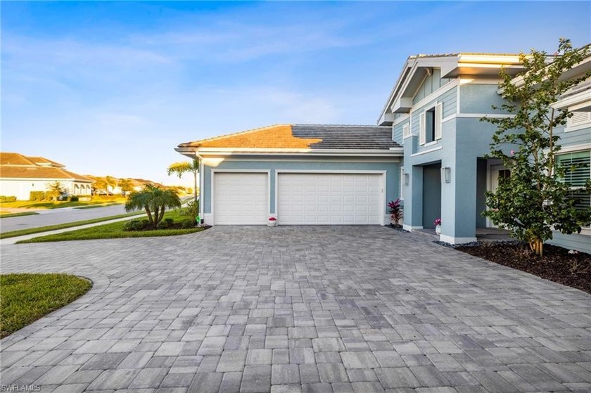 Set within the prestigious, resort-inspired community of Naples - photo 48