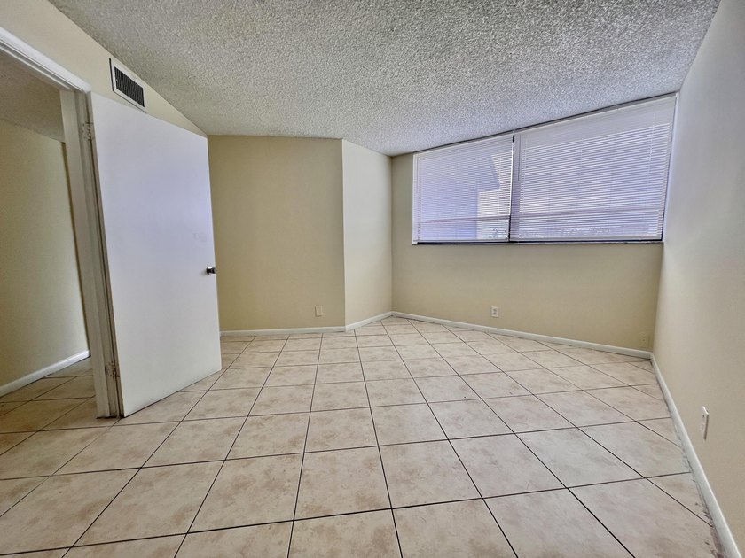 FOR SALE- 1bed 1Bath fourth floor condo. Unit rented until - photo 14