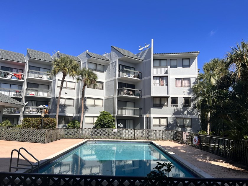 FOR SALE- 1bed 1Bath fourth floor condo. Unit rented until - photo 19