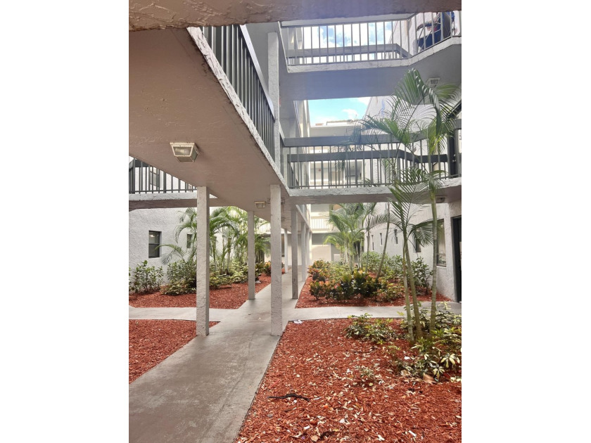 FOR SALE- 1bed 1Bath fourth floor condo. Unit rented until - photo 20