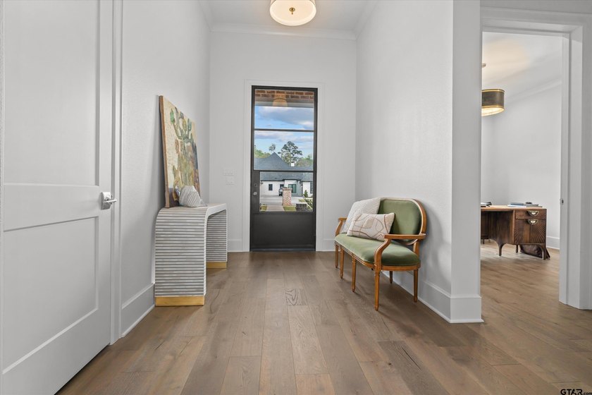 Located in the exclusive Barrett Heights, a section of Oak - photo 29