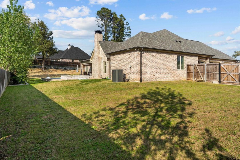 Located in the exclusive Barrett Heights, a section of Oak - photo 35