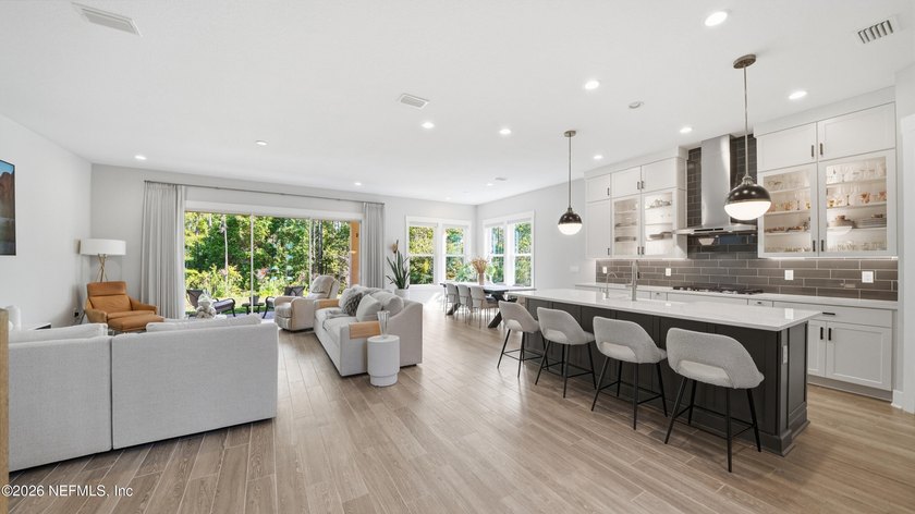 Situated on one of eTown's largest premium lots, this - photo 4