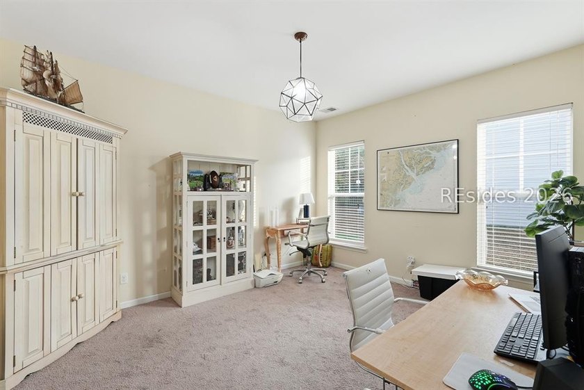 RARE OPPORTUNITY IN BLUFFTON 3,400 SQ FT | 5 BEDROOMS | PAID-OFF - photo 15