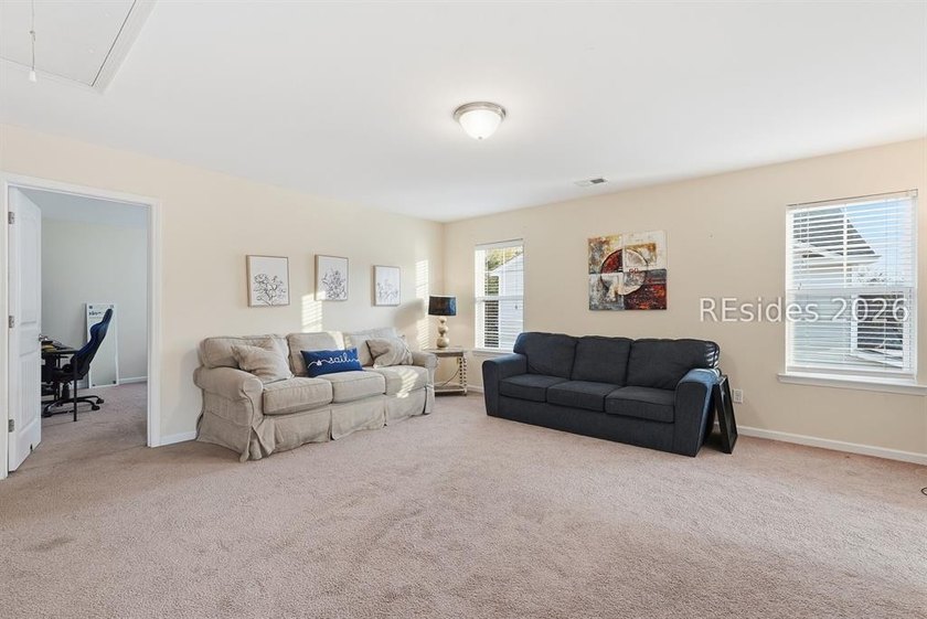 RARE OPPORTUNITY IN BLUFFTON 3,400 SQ FT | 5 BEDROOMS | PAID-OFF - photo 20