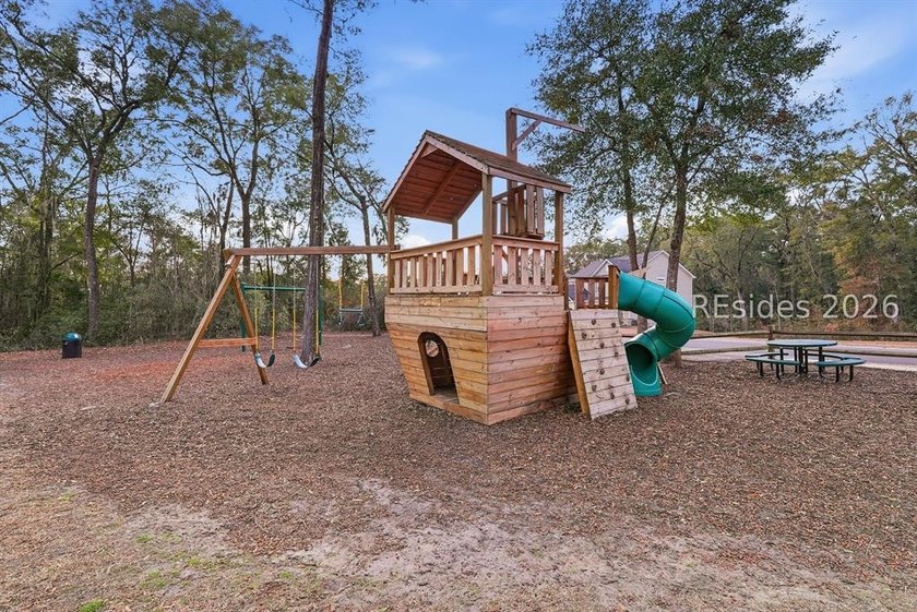 RARE OPPORTUNITY IN BLUFFTON 3,400 SQ FT | 5 BEDROOMS | PAID-OFF - photo 35