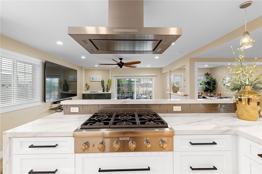 GORGEOUS HOME ideally located on the border of Westminster and - photo 8