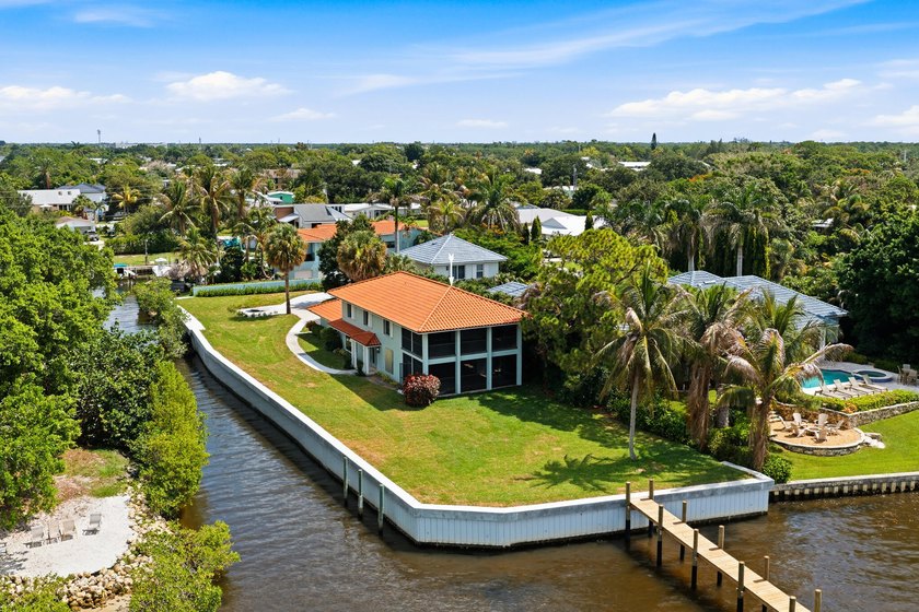 Best views on the water! Brand New 550k seawall and dock. Brand - photo 4