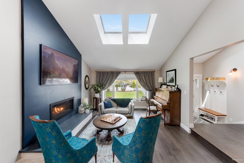 Welcome to this immaculate Valleycliffe home backing onto - photo 6