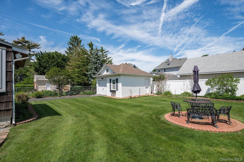 Welcome to 311 Locust Ave - a beautifully maintained early - photo 25