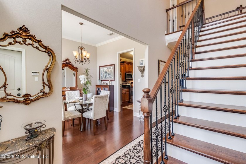 BACK ON THE MARKET AT NO FAULT OF THE SELLER! Beautiful - photo 3