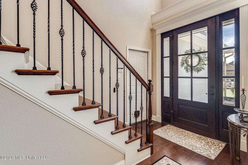 BACK ON THE MARKET AT NO FAULT OF THE SELLER! Beautiful - photo 4
