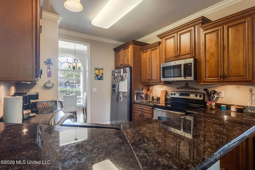 BACK ON THE MARKET AT NO FAULT OF THE SELLER! Beautiful - photo 7