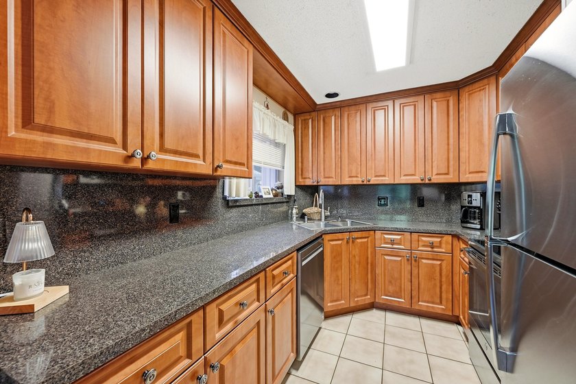Welcome to Discovery Pointe in Deerfield Beach! This spacious - photo 4