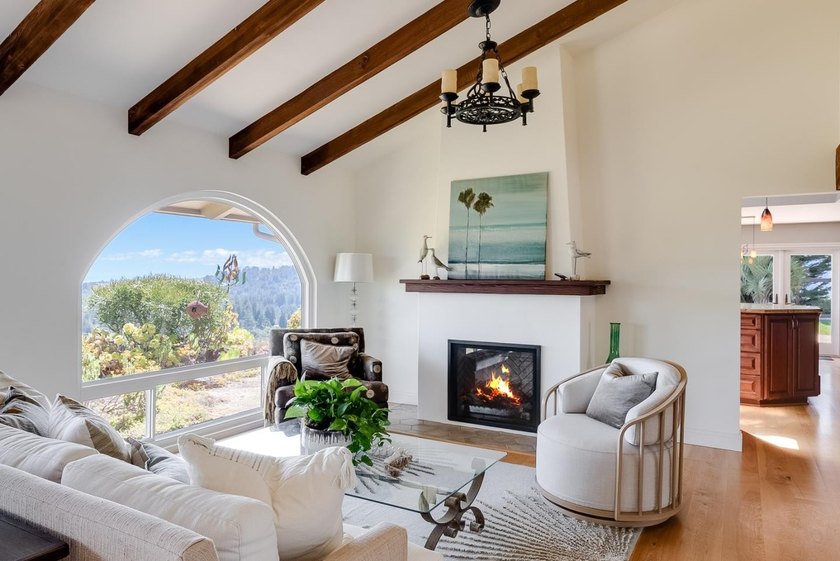 The view is the headline. Expansive. Unforgettable - photo 17