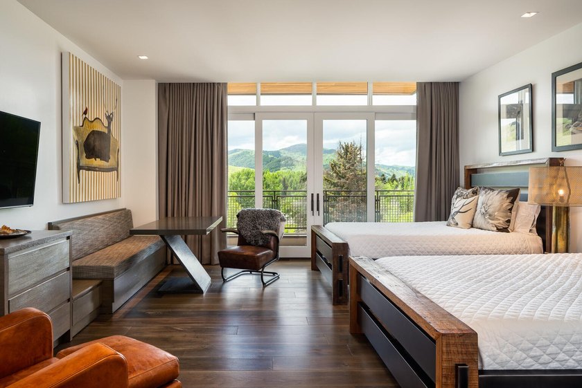 Premier west-facing Limelight Hotel Residence with Baldy views - photo 17