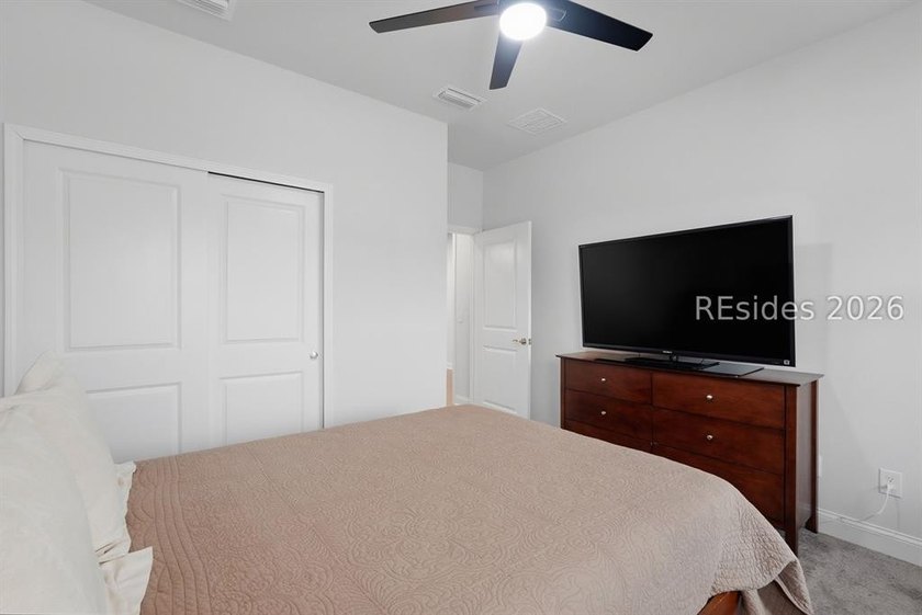 Welcome home to this beautiful 2BD/2BA/Den Palmary model - photo 22