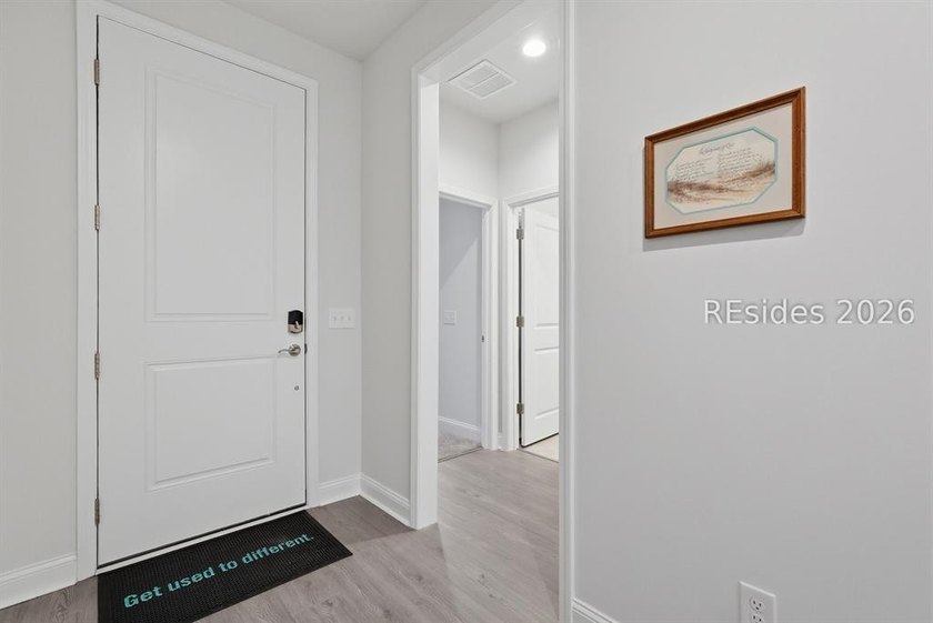 Welcome home to this beautiful 2BD/2BA/Den Palmary model - photo 24